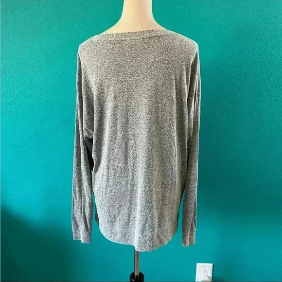 Bp grey long sleeve shirt in size large - Picture 3 of 5